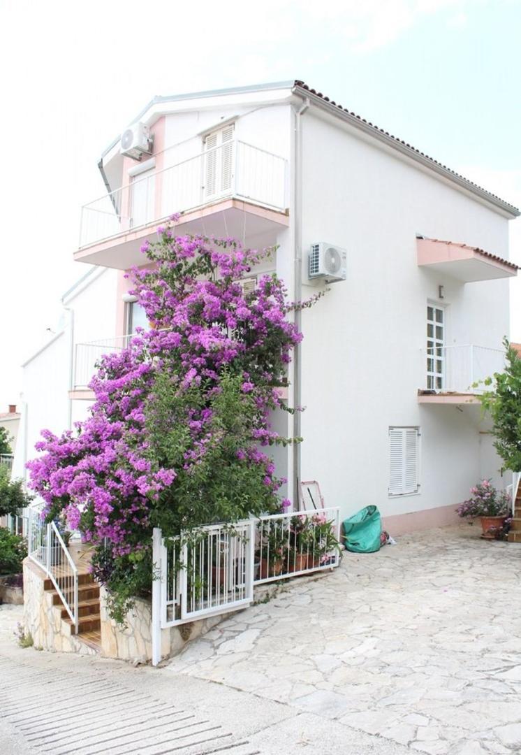 Apartment Bajuti Primosten Ngoại thất bức ảnh
