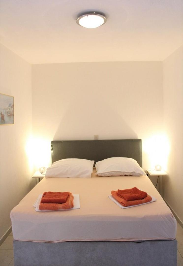 Apartment Bajuti Primosten Ngoại thất bức ảnh