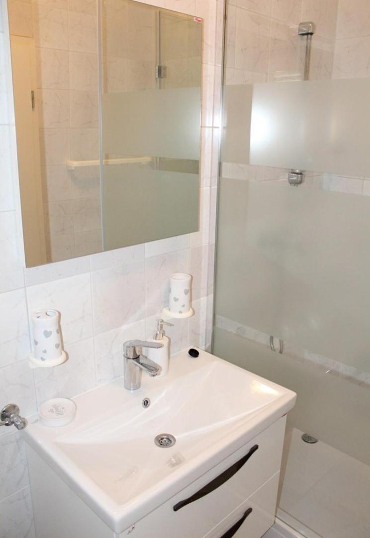 Apartment Bajuti Primosten Ngoại thất bức ảnh